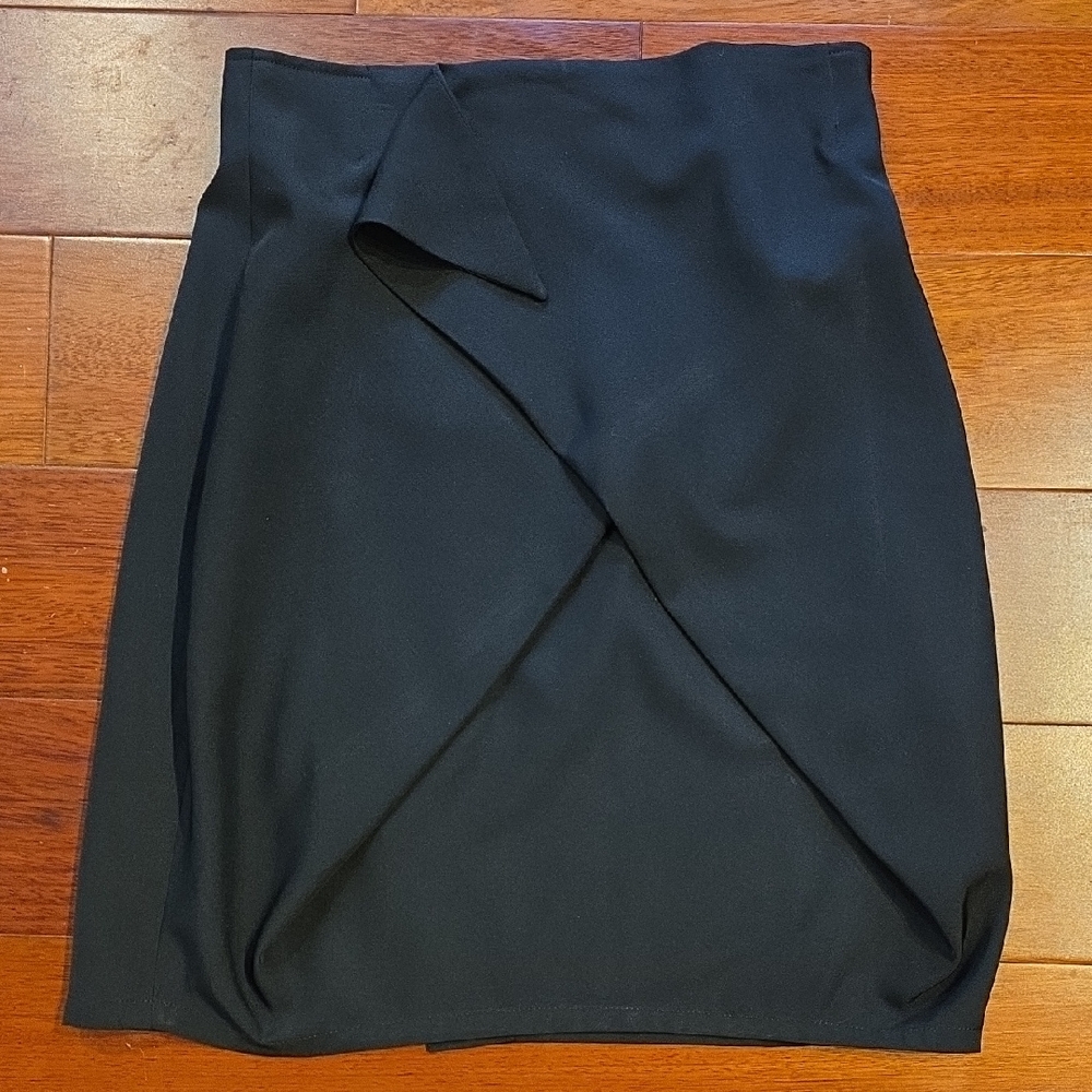 Atsuro TAYAMA Black Asymetrical Faux Wrap Black Skirt